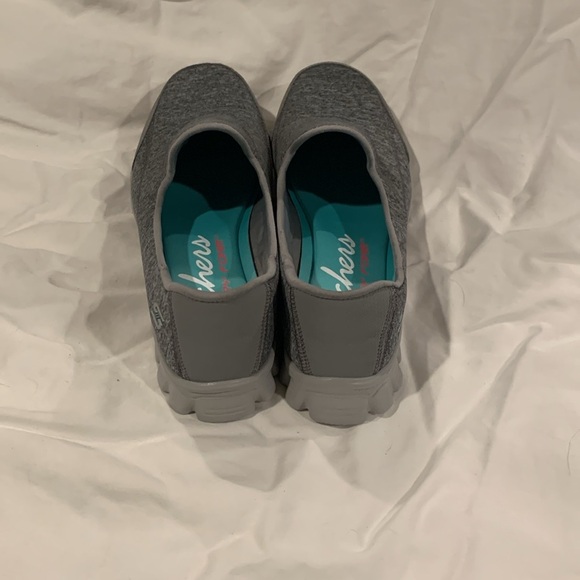 Skechers memory foam walking shoes - Picture 2 of 3